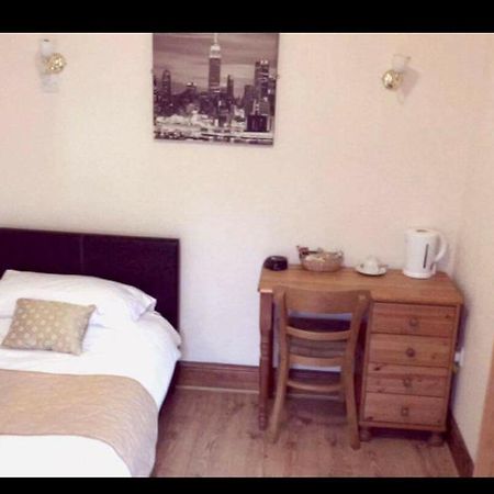 Dillwyn'S Hotel Pontardawe Экстерьер фото